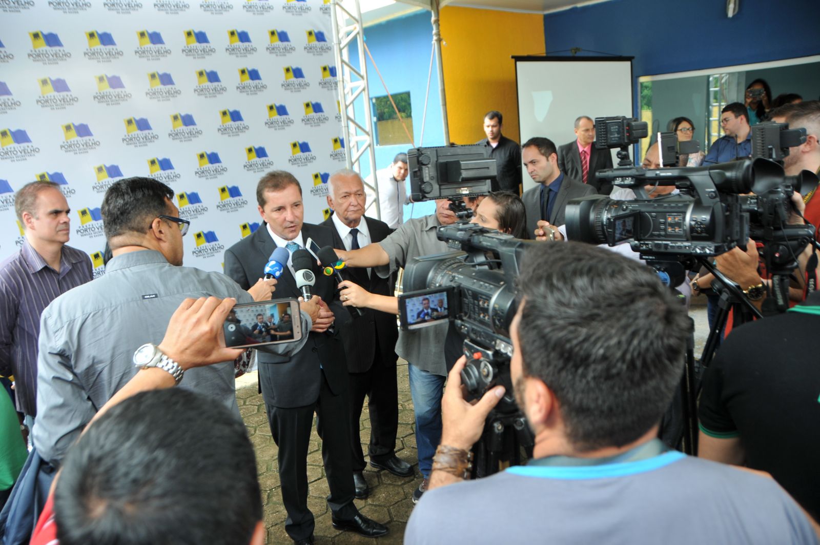 Prefeito dr Hildon entrega à população da zona sul a UBS do Castanheira