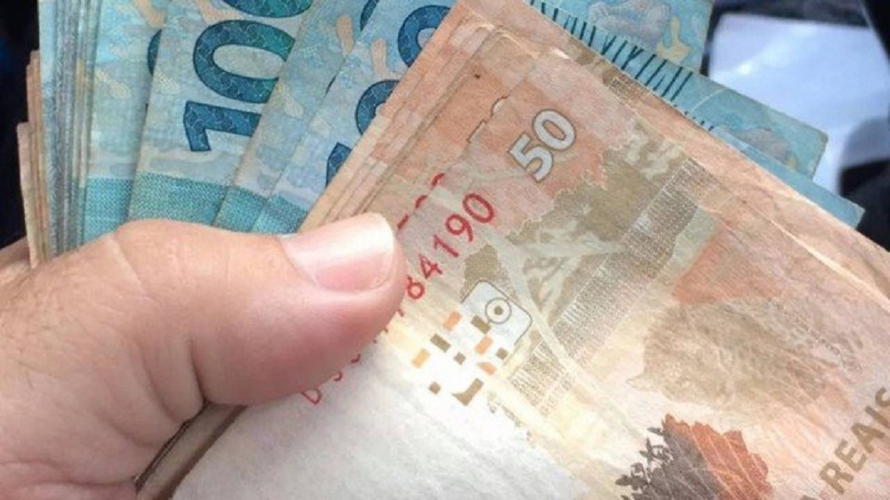 Governo publica decreto que eleva IOF para bancar Auxílio Brasil