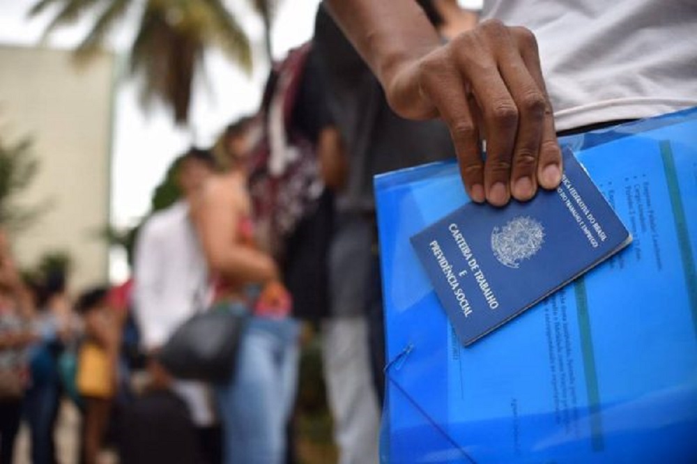 Mais de 9,7 milhões de trabalhadores tiveram jornada e salário reduzidos