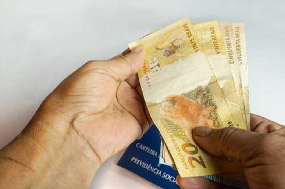 Patrões têm até hoje para quitar primeira parcela do 13º salário