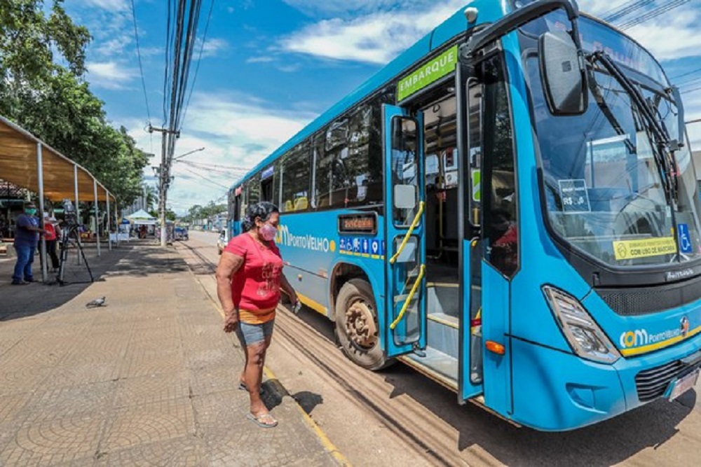 Prefeitos pedem reunião com Bolsonaro para discutir preço de tarifa de ônibus