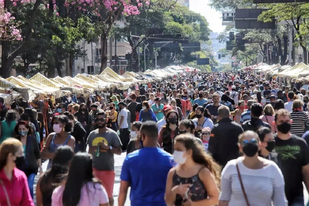 Brasil registra 643 novas mortes por covid-19 em 24h, 589.240 óbitos totais, 34.407 novos casos, 21.069.017 casos totais e 20.173.064 curados