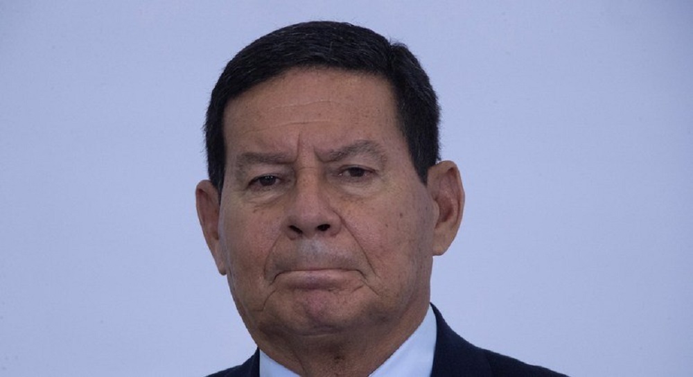 Estados devem arcar com consequências ao vacinar jovens, Diz Mourão