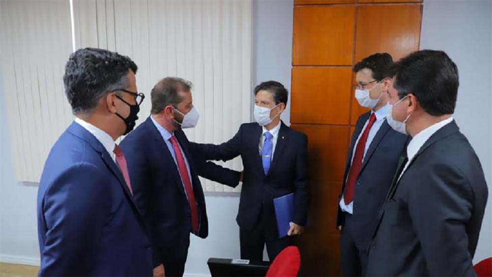 CAPITAL: Prefeito Hildon Chaves prestigia posse do novo presidente e vice do TRE/RO