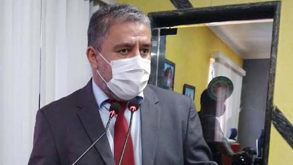 CAPITAL: Vereador Fogaça votou favorável aos projetos que garantem R$ 2.800,00  e 2.050,00 para professores e trabalhadores de apoio