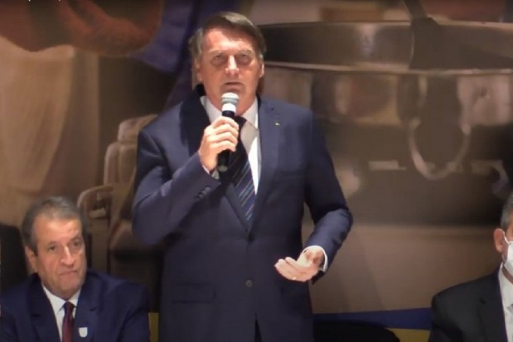 Após dois anos sem partido, Bolsonaro se filia ao PL