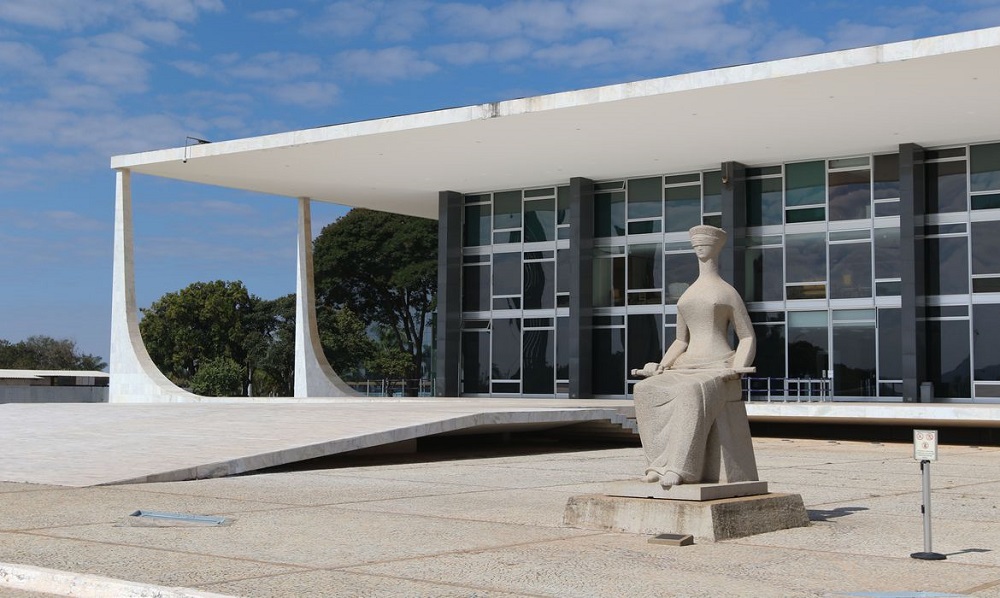 Maioria do STF mantém gratuidade de passagem para jovem de baixa renda