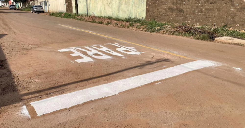 CAPITAL: Semtran atende pedido do vereador Marcio Pacele e realiza sinalização de trânsito em ruas do bairro Igarapé