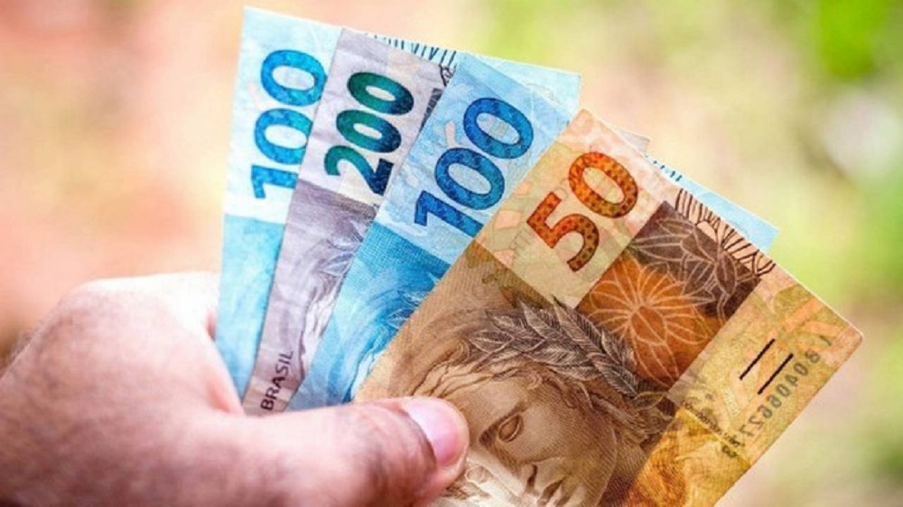 Beneficiários com NIS final 3 recebem hoje Bolsa Família