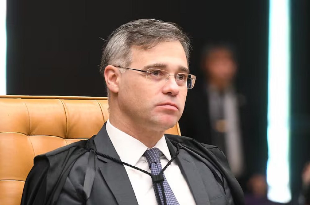 Ministro André Mendonça toma posse como ministro efetivo do TSE na ...