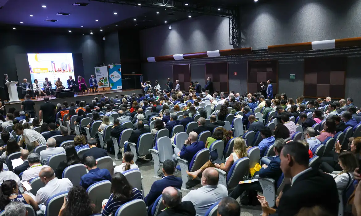 Prefeitos pelo Brasil buscam apoio contra mudanças climáticas