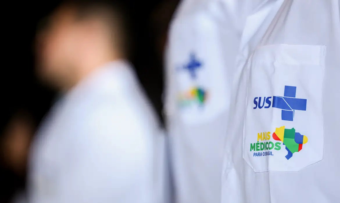 MAIS MEDICOS 2024