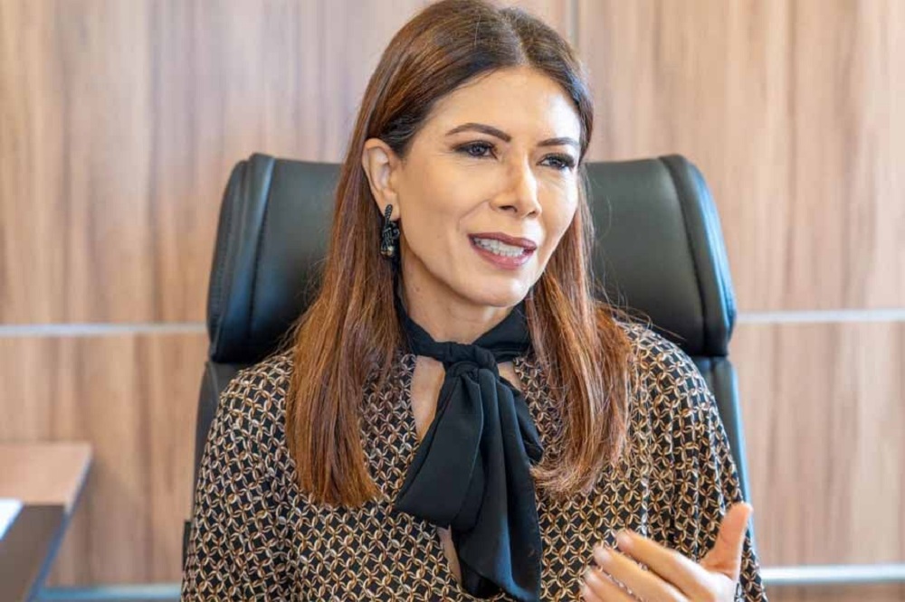 Superintendente de Gastos Públicos da Prefeitura Euma Tourinho é multada por omitir perfis no Facebook durante campanha em Porto Velho.