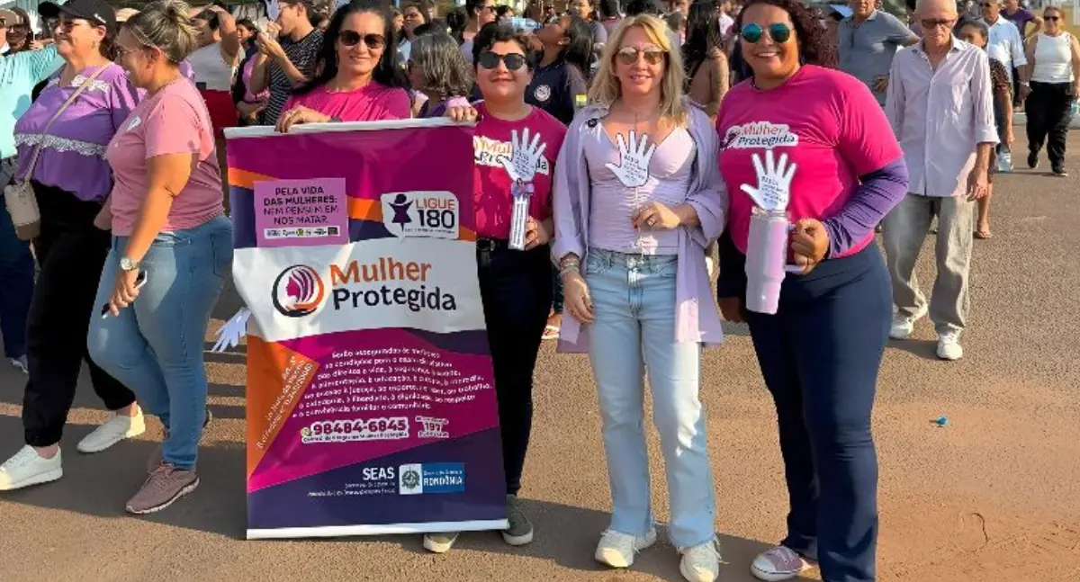 Deputada Ieda Chaves participa de caminhada contra violência à mulher em Nova Mamoré