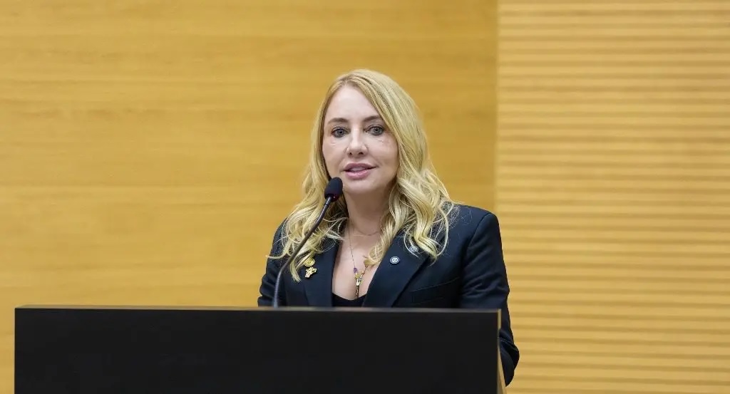 Deputados Ieda Chaves e Eyder Brasil apresentam lei que autoriza spray de defesa pessoal para mulheres