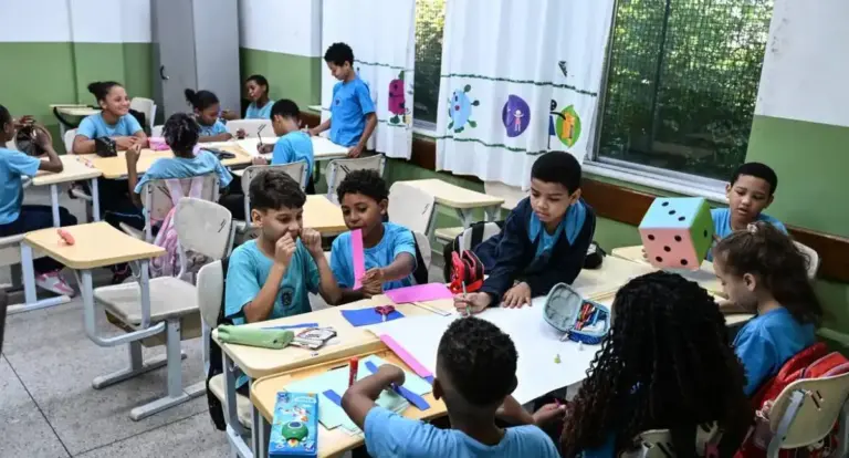 Governo fixa piso do magistério em R$ 5,1 mil