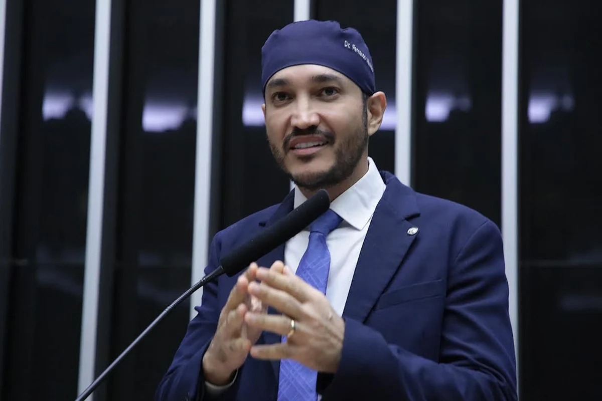 Deputado Dr. Fernando Máximo defende PEC anti-IPVA na Câmara dos Deputados